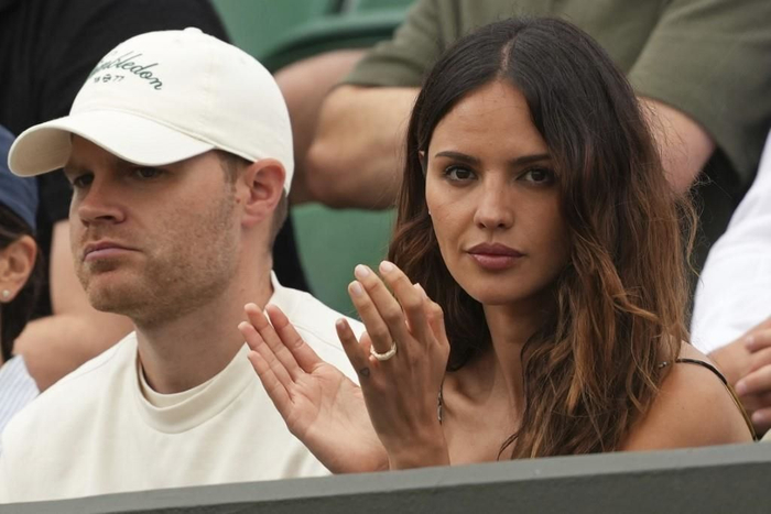 温网逆转澳网，兹维列夫带队取胜