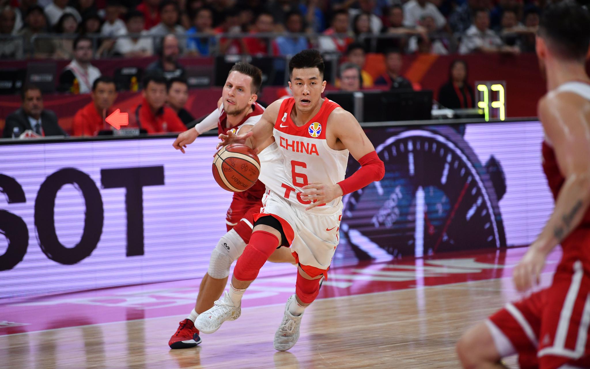 中国绝杀波兰,马丁内利扛起全队 中国绝杀波兰,马丁内利扛起全队