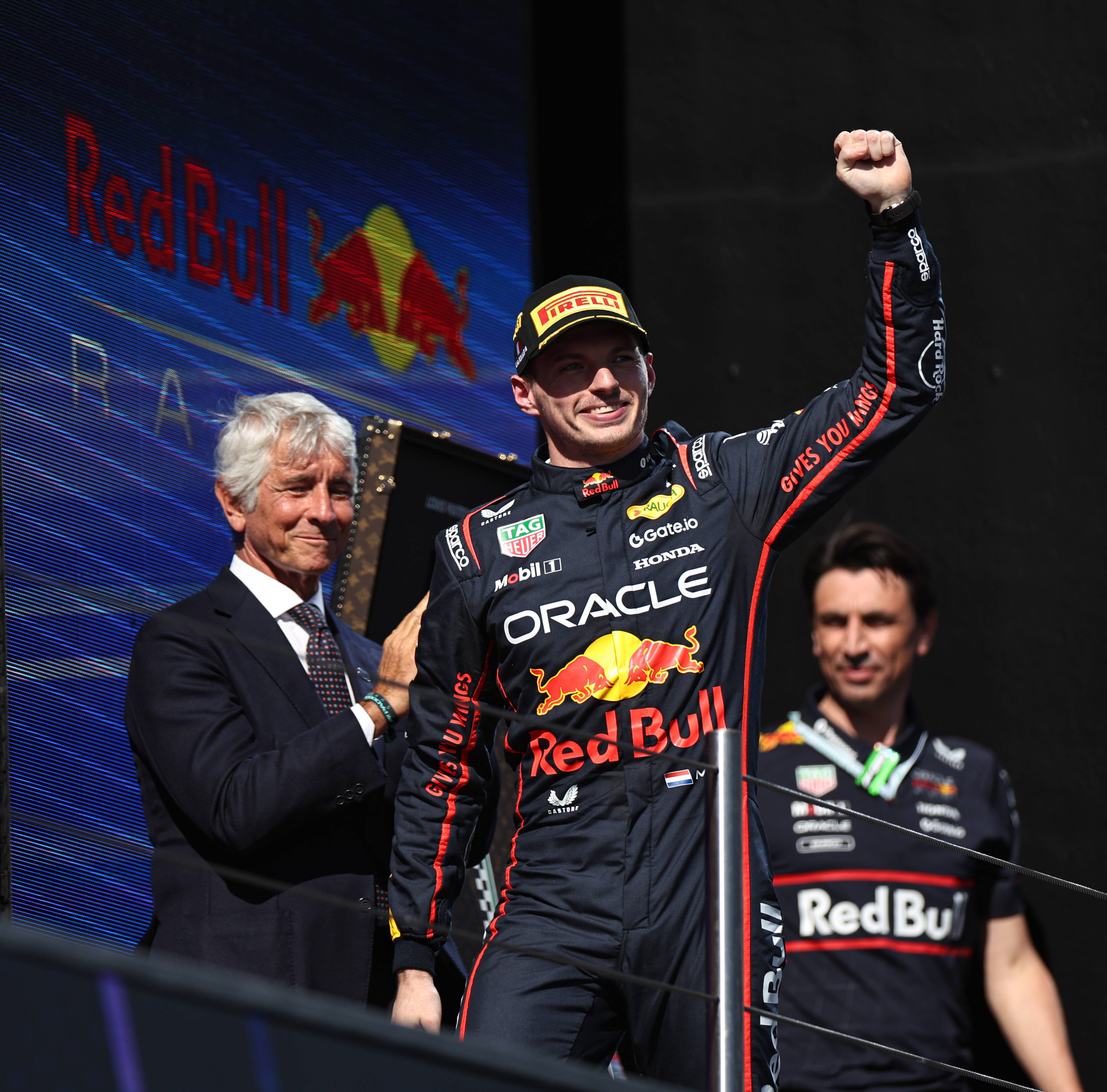 哈斯车队绝杀索伯车队,皮亚斯特里统治全场 哈斯车队绝杀索伯车队,皮亚斯特里统治全场