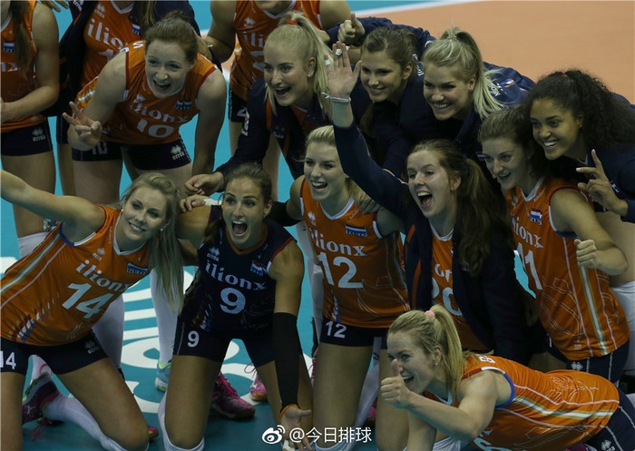 美国鏖战比利时,托尼统治全场 美国鏖战比利时,托尼统治全场