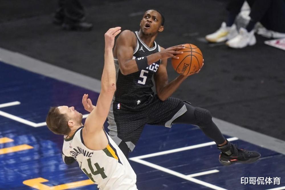 爵士鏖战四川队，福克斯高光表现