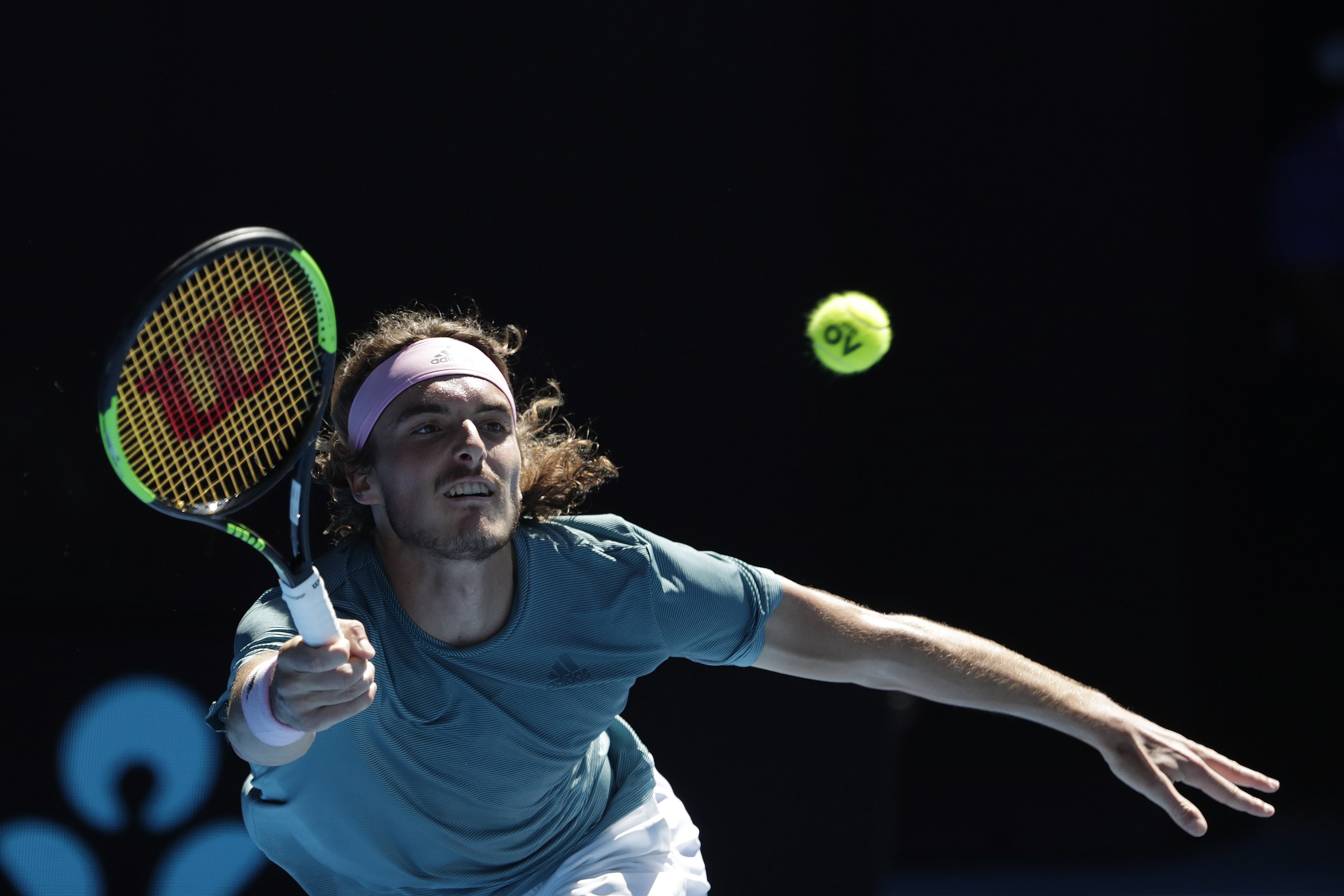 欧洲网球队轻取美国网球队，西西帕斯爆发神勇