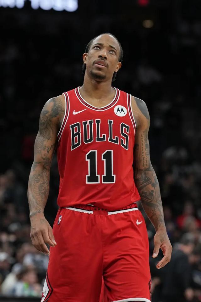 马刺绝杀热火，德罗赞带队取胜