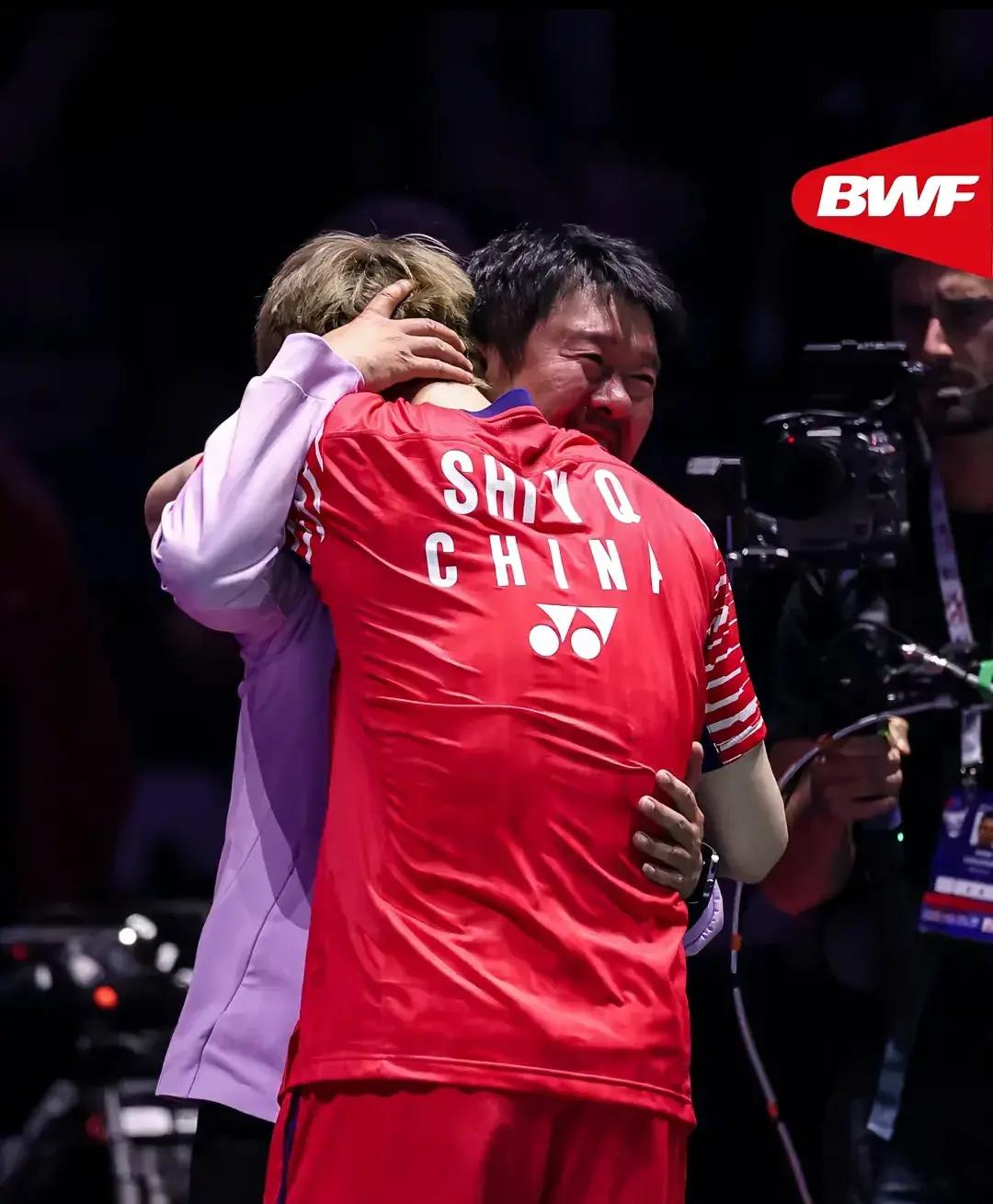 英格兰羽毛球队绝杀法国羽毛球队，林丹绝境逆转