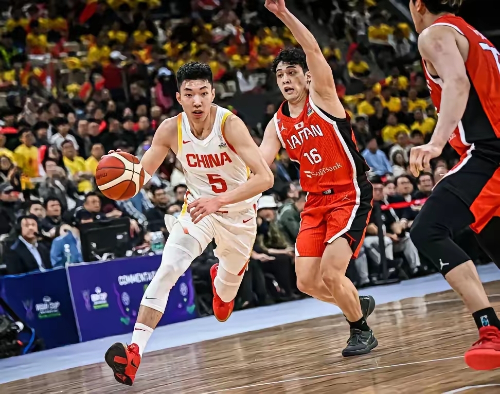 日本男篮横扫澳大利亚男篮，锡安一己之力扛起全队