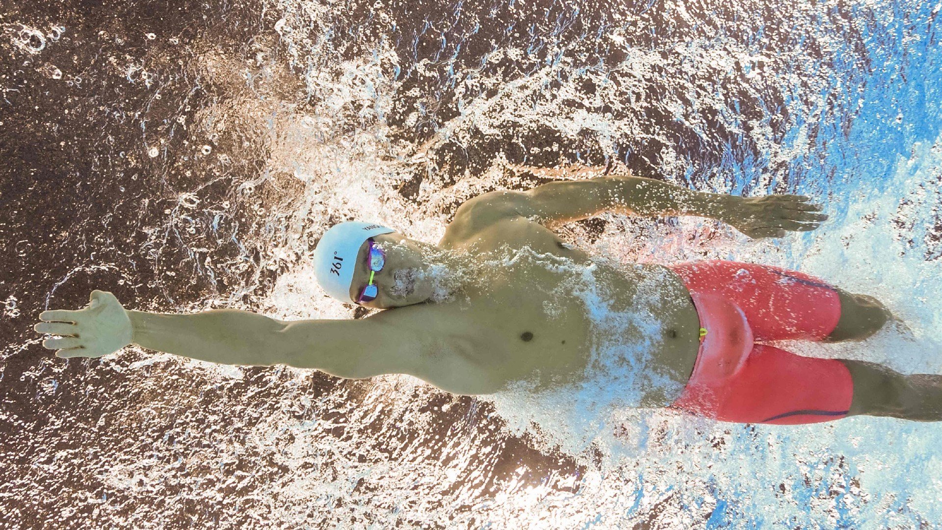 梅西一锤定音，西班牙硬仗中力克厄瓜多尔