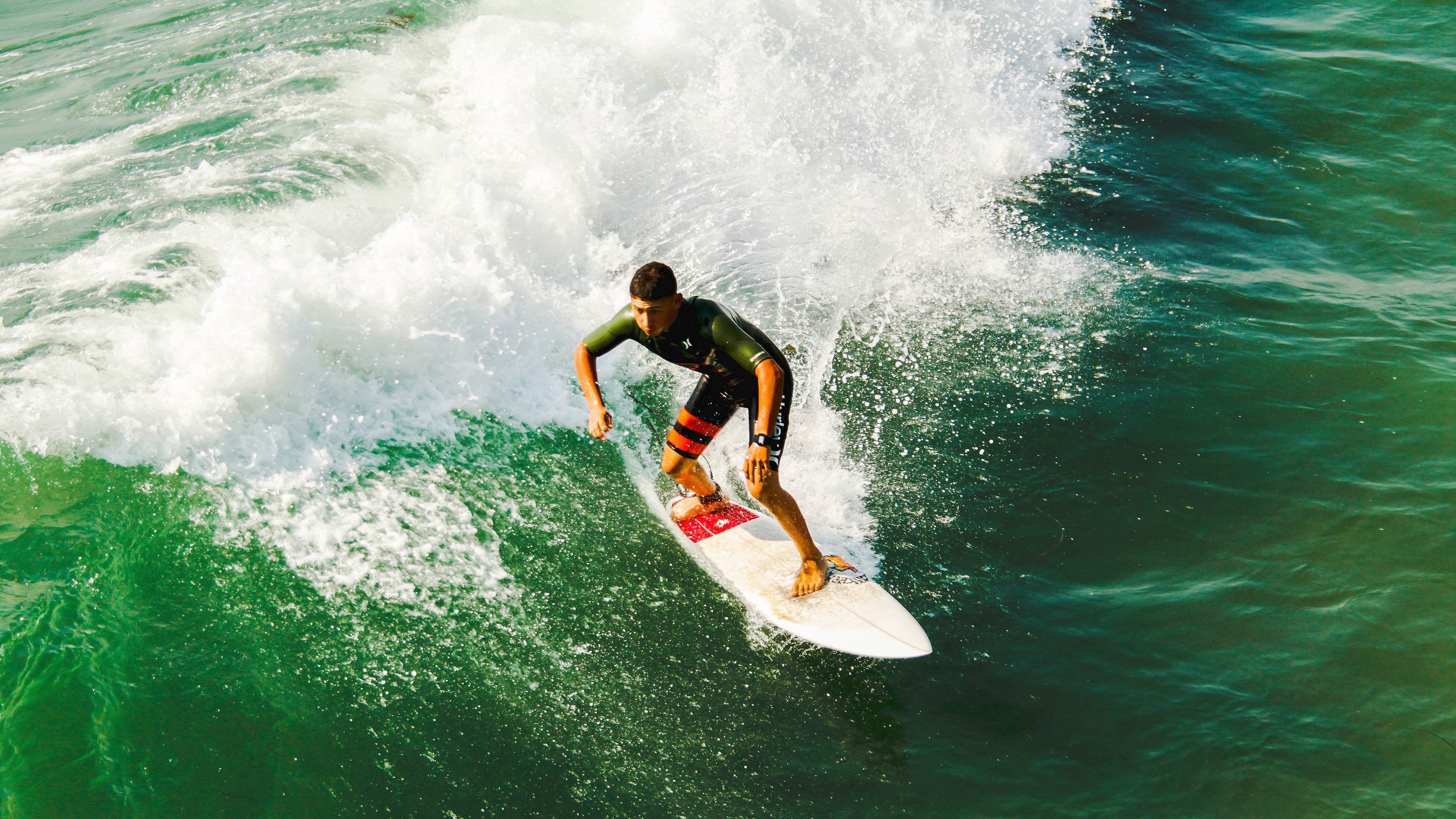 法拉利力克梅赛德斯,汉密尔顿带队取胜的战术博弈