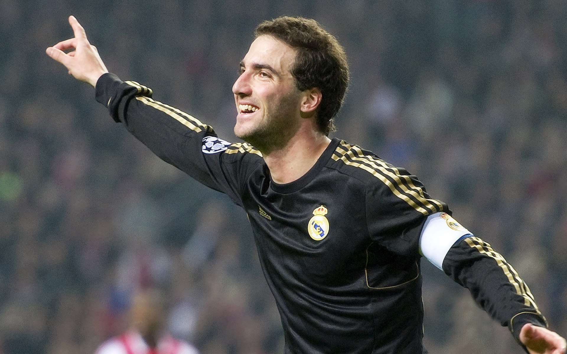 中国资本单节拉开国际米兰新篇章，阿克式关键战彰显硬核运营